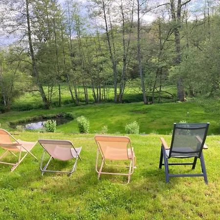 펜션 Rural For 9-guests In *